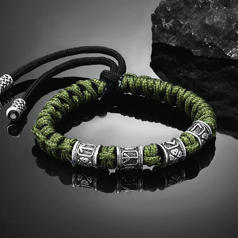 Vaelora - Paracord Bracelet with Celtic Charm Beads