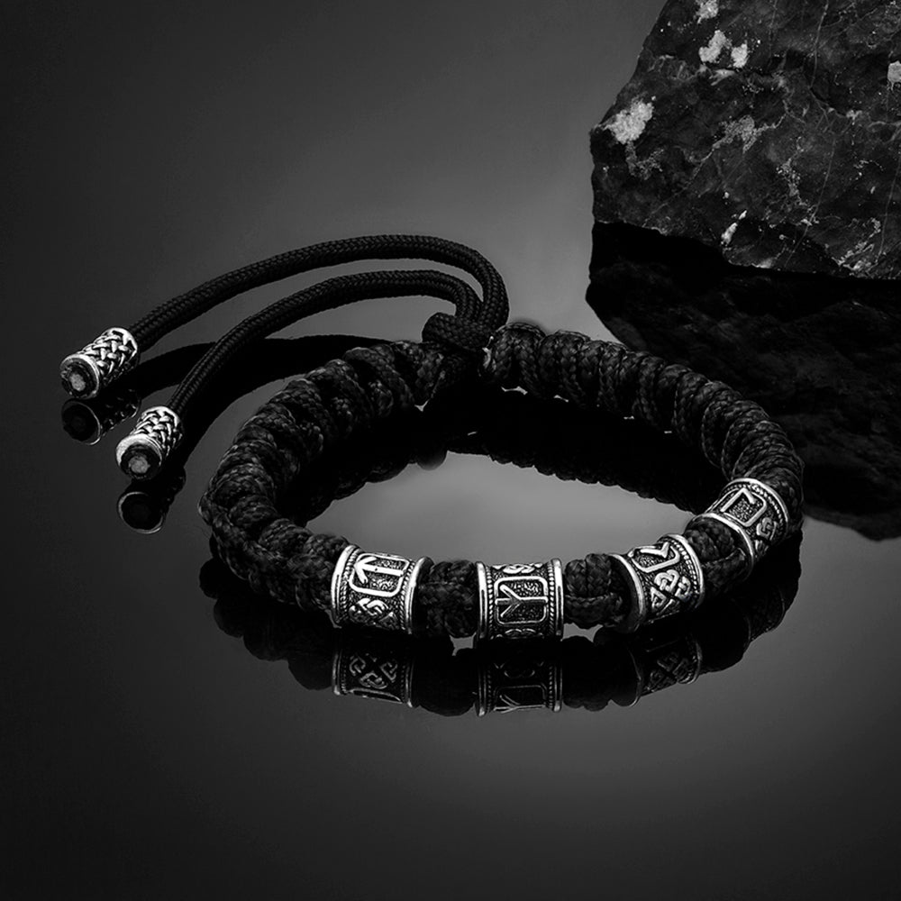 Vaelora - Paracord Bracelet with Celtic Charm Beads