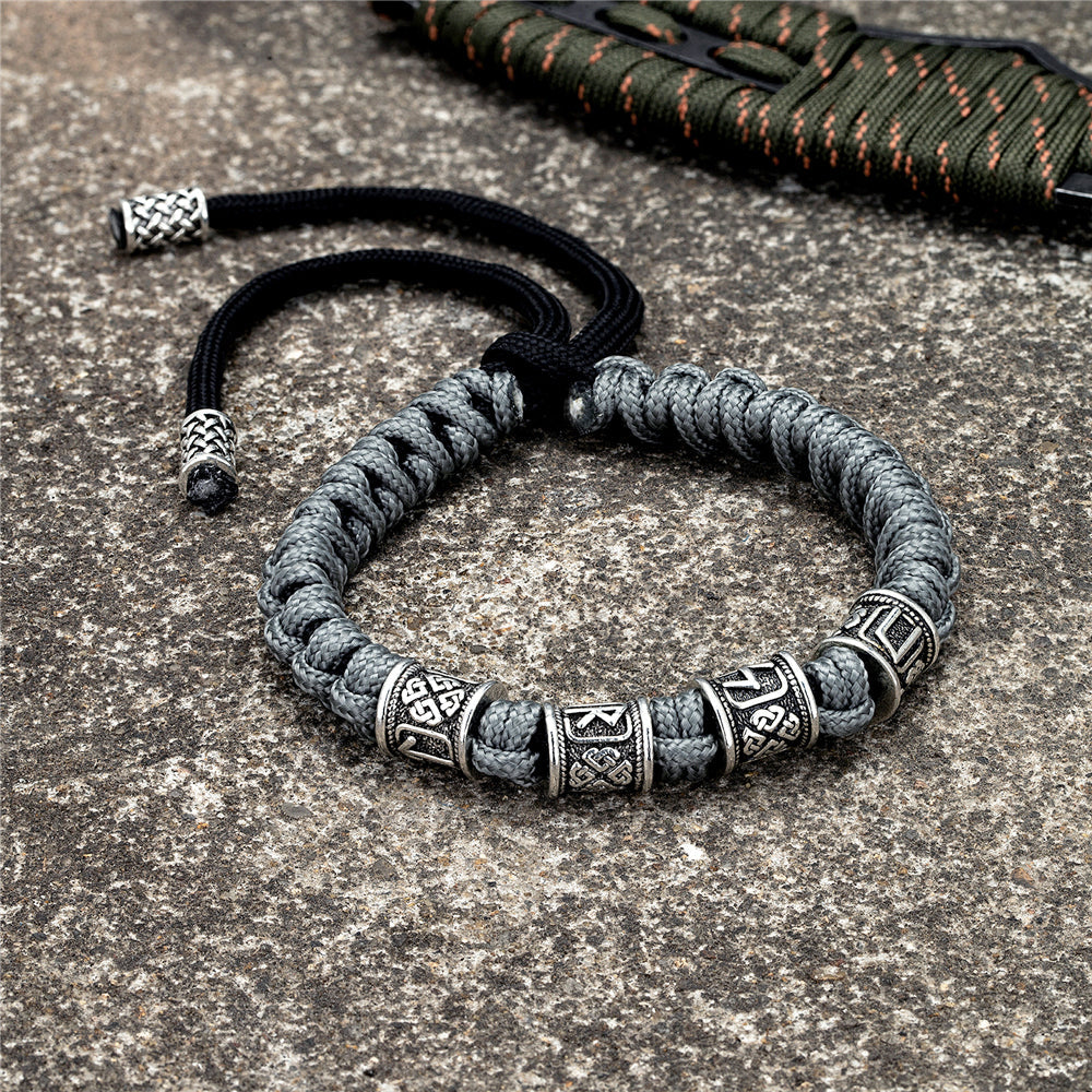Vaelora - Paracord Bracelet with Celtic Charm Beads