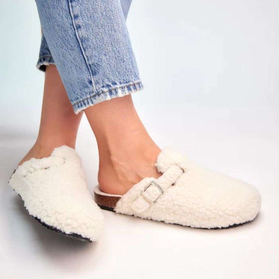 Mila - Women's Fleece-Lined Clog Slippers with Adjustable Buckle