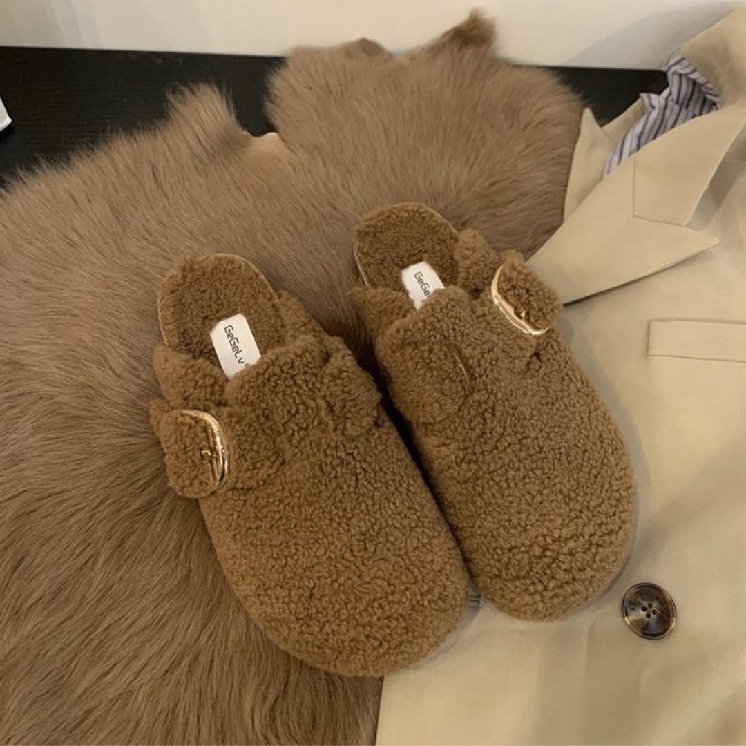 Mila - Women's Fleece-Lined Clog Slippers with Adjustable Buckle