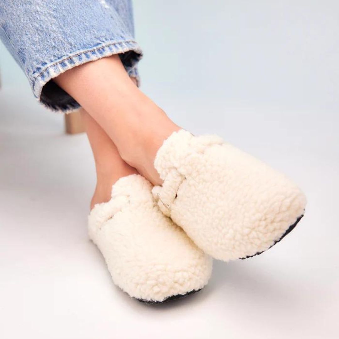 Mila - Women's Fleece-Lined Clog Slippers with Adjustable Buckle