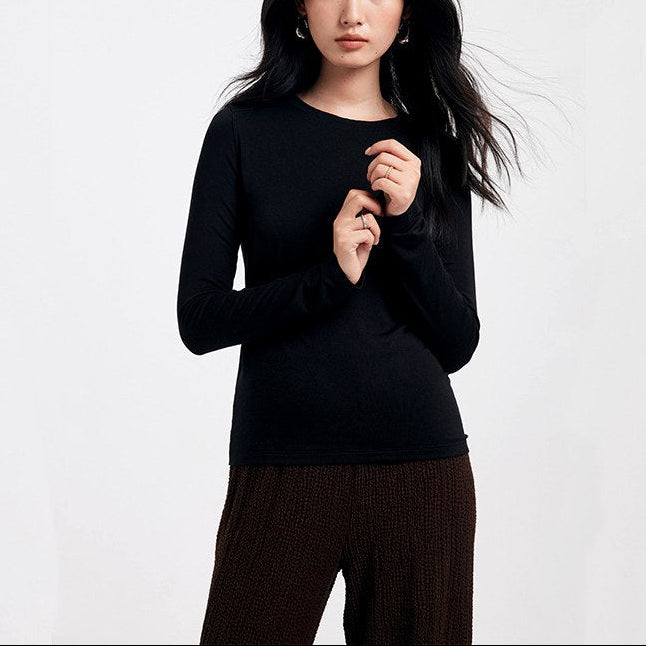 Paige – Women's Classic Crew Neck Long Sleeve Shirt 4